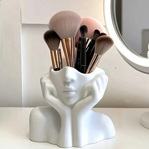 Elegant Makeup Brush Set with Holder